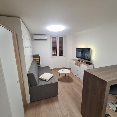 Apartma Sasko Apartment Izola Ngoại thất bức ảnh